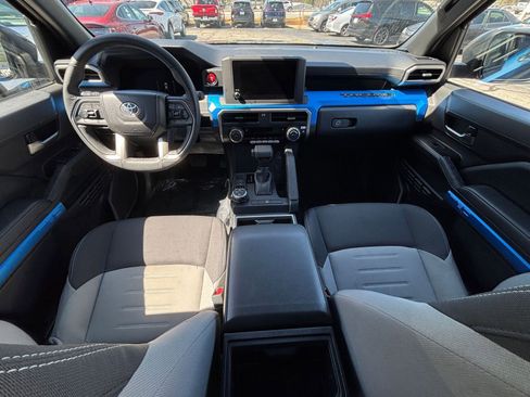 Used 2025 Toyota Tacoma TRD Off-Road image 38