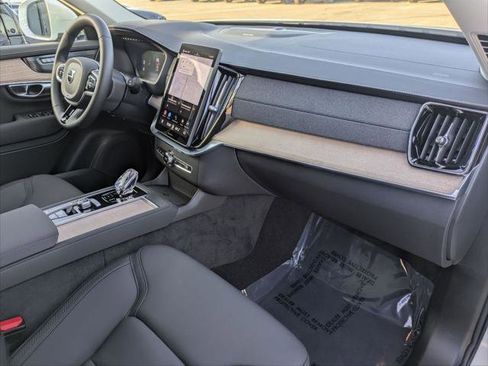 Used 2025 Volvo XC90 B6 Plus w/ Protection Package Premier image 25