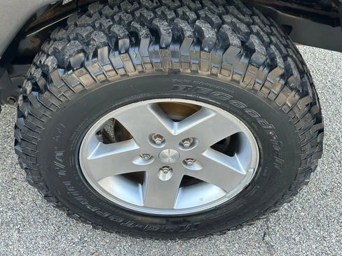 Used 2010 Jeep Wrangler Rubicon w/ Dual Top Group image 29