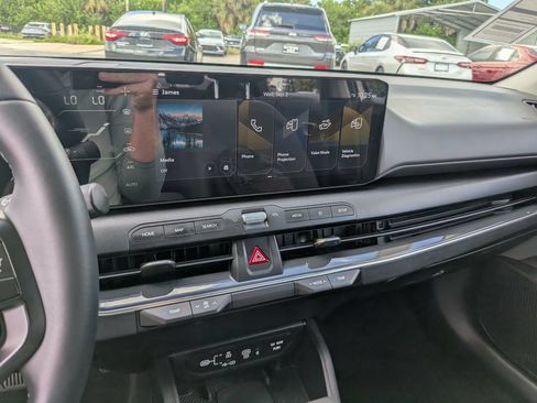 Certified 2025 Kia K4 EX FWD image 23