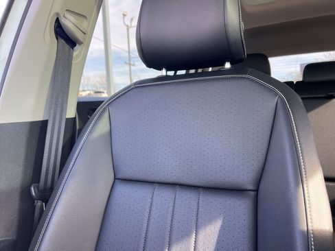 Used 2022 Volkswagen Tiguan SE image 21