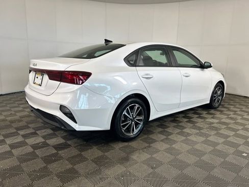 Used 2022 Kia Forte LXS image 3