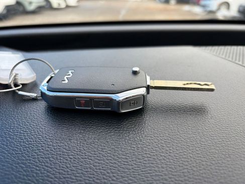 Used 2025 Kia Sportage LX image 21