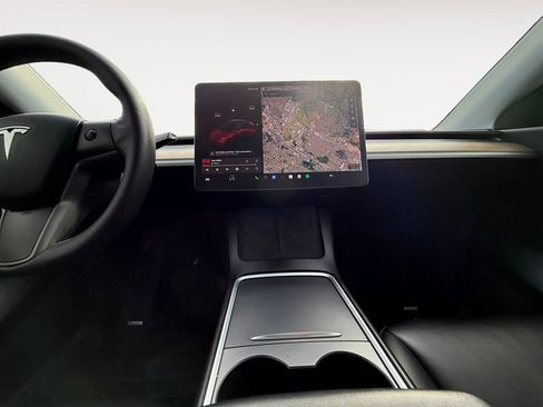 Used 2021 Tesla Model Y Long Range image 12