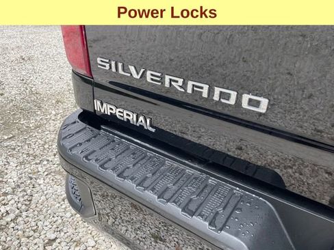 Used 2022 Chevrolet Silverado 2500 Custom w/ Custom Value Package AWD/4WD image 11