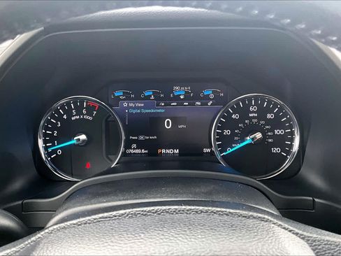 Used 2019 Ford Expedition XLT w/ Equipment Group 202A AWD/4WD image 25