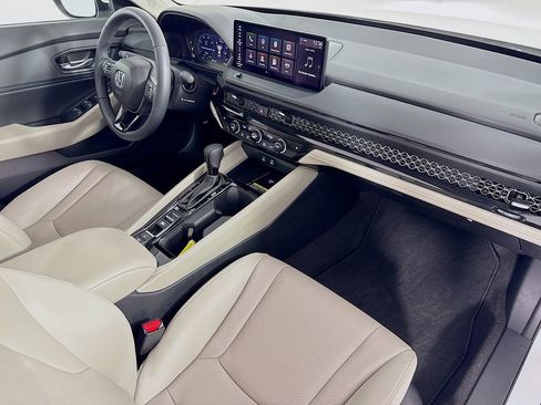Used 2025 Honda Accord EX-L image 39
