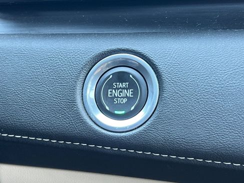 Used 2023 Cadillac Escalade Premium Luxury w/ Performance Package image 35