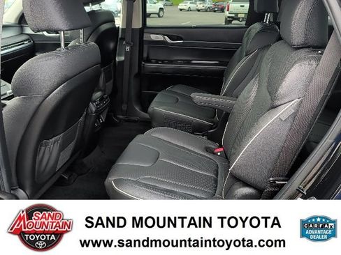 Used 2025 Hyundai Palisade Limited FWD image 13