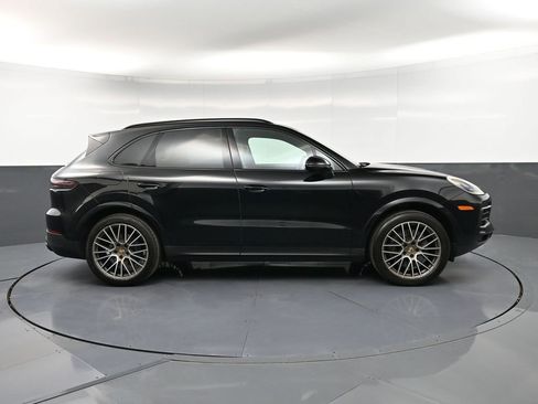 Certified 2023 Porsche Cayenne Platinum Edition AWD/4WD image 9