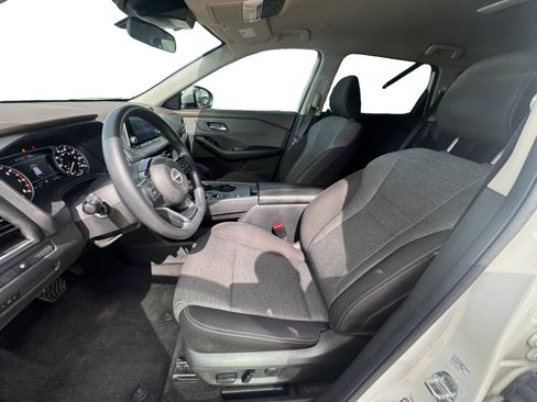 Used 2023 Nissan Rogue SV FWD image 10