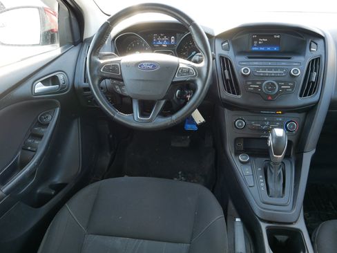 Used 2015 Ford Focus SE w/ SE Cold Weather Package image 9