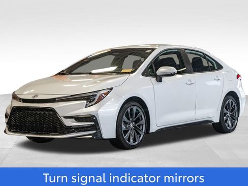 Used 2023 Toyota Corolla SE image 3
