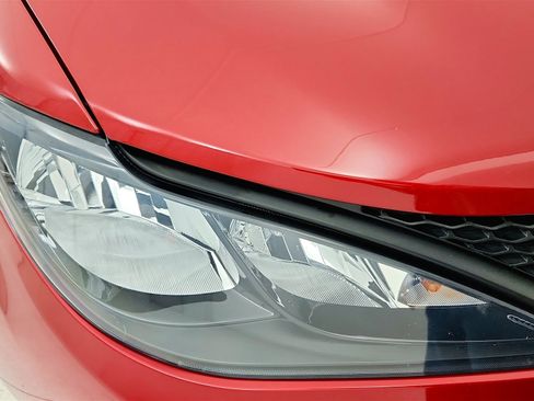 Used 2024 Chrysler Voyager LX image 26