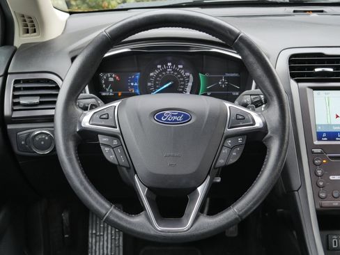 Used 2020 Ford Fusion Titanium image 7