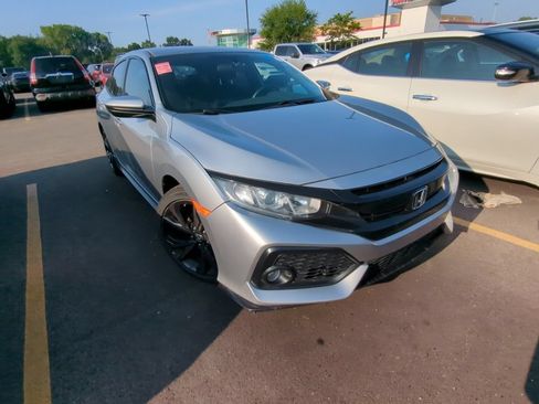 Used 2018 Honda Civic Sport image 3