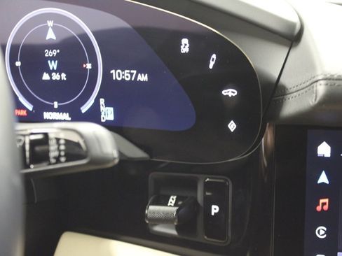 Certified 2025 Porsche Taycan image 28