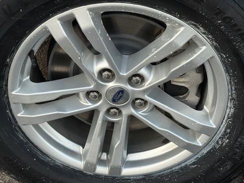 Certified 2023 Ford Explorer XLT image 15