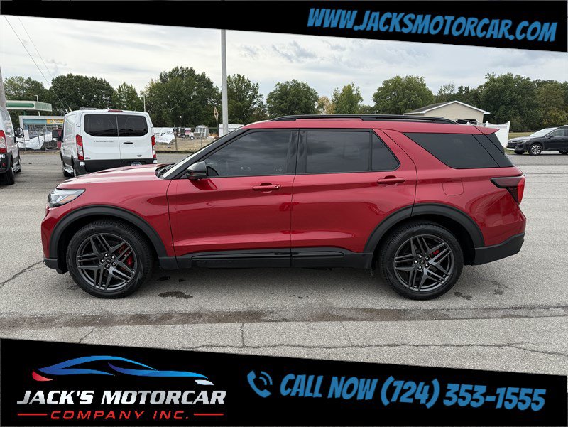 Used 2025 Ford Explorer ST AWD/4WD image 9