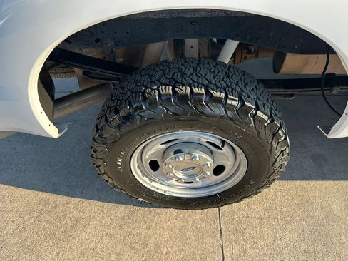 Used 2016 Ford F250 XL w/ Power Equipment Group AWD/4WD image 15