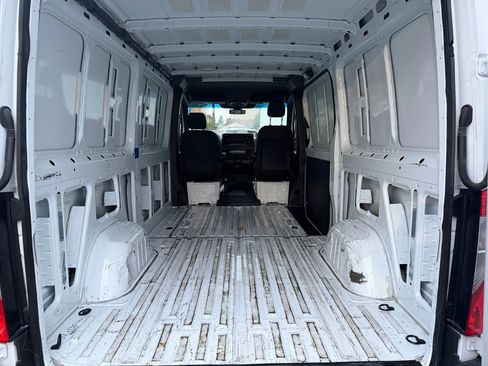 Used 2019 Mercedes-Benz Sprinter 2500 image 19