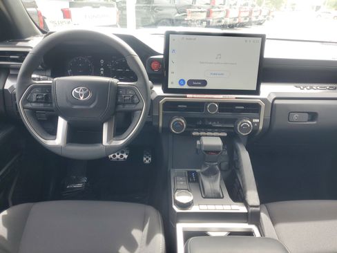 Used 2025 Toyota Tacoma TRD Sport image 13