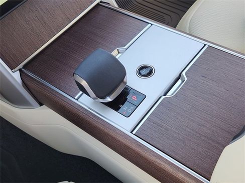 New 2026 Land Rover Range Rover SE image 14