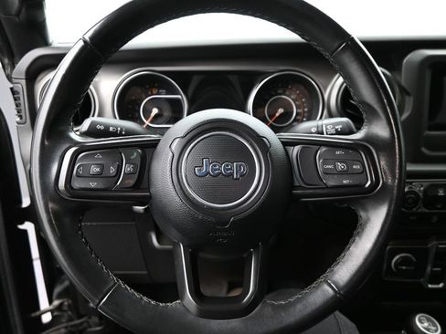 Used 2021 Jeep Gladiator Sport image 14