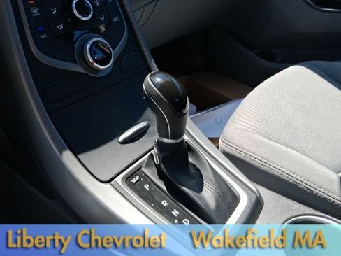Used 2016 Hyundai Elantra SE w/ Option Group 02 FWD image 19