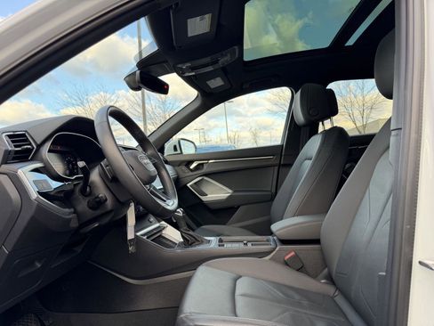 Used 2022 Audi Q3 2.0T Premium Plus w/ Premium Plus Package image 14