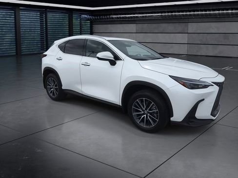 Used 2025 Lexus NX 250 FWD w/ Towing Package (2000 Lbs) image 2
