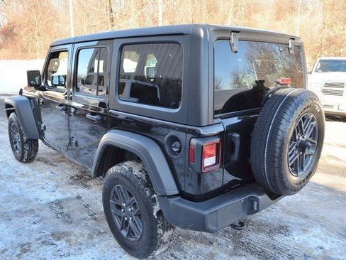 Used 2024 Jeep Wrangler Sport S image 6