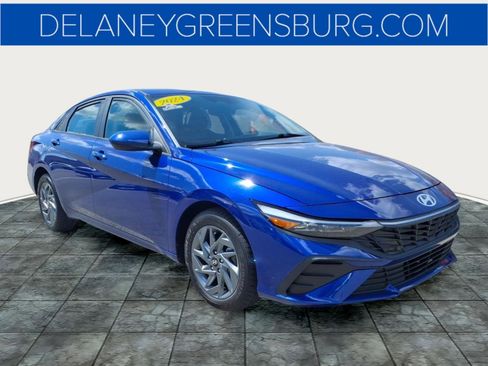 Used 2024 Hyundai Elantra Blue FWD image 1