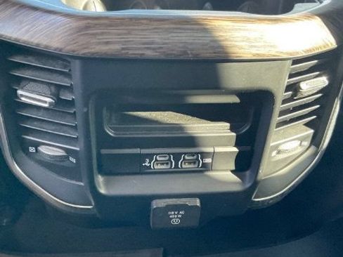 Used 2019 RAM 1500 Laramie AWD/4WD image 24