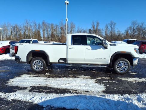 Used 2022 GMC Sierra 2500 SLE w/ SLE Value Package; image 2