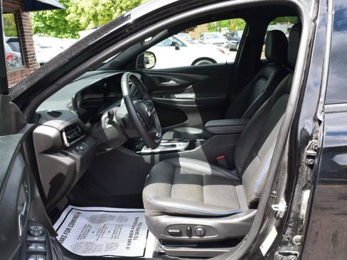 Used 2024 Buick Envista Sport Touring w/ Convenience I Package FWD image 34