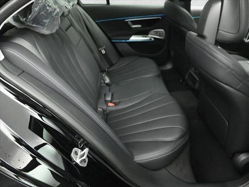 New 2026 Mercedes-Benz E 350 4MATIC Sedan image 23
