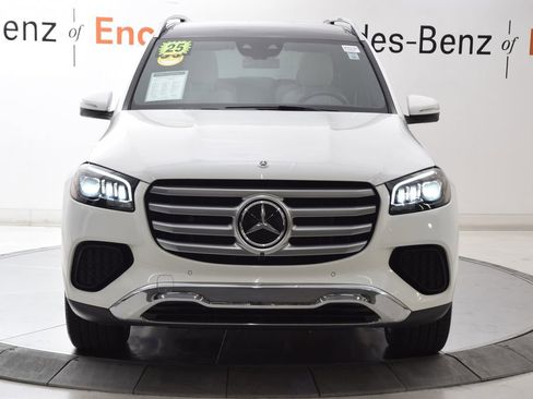 Used 2025 Mercedes-Benz GLS 450 4MATIC image 9