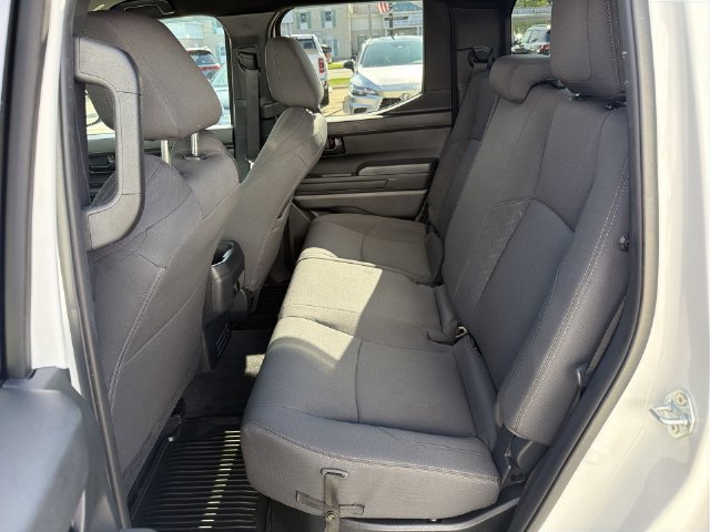 Used 2024 Toyota Tacoma SR AWD/4WD image 31