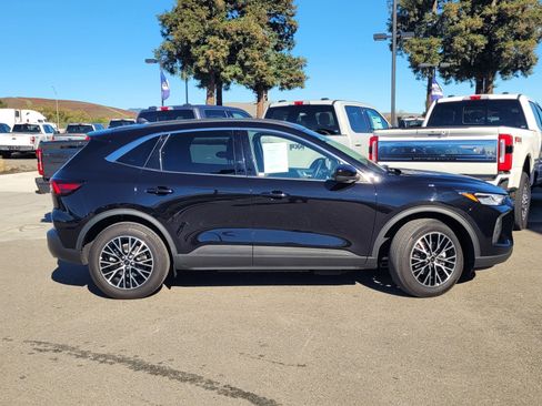 Certified 2023 Ford Escape SE image 3