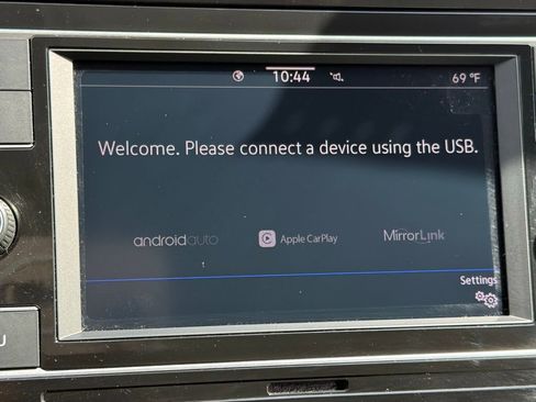 Used 2024 Volkswagen Tiguan S image 10