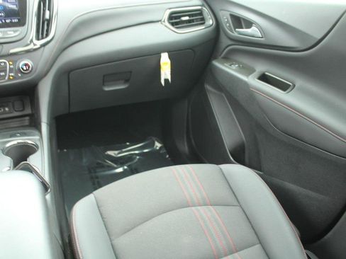 Used 2023 Chevrolet Equinox RS image 16
