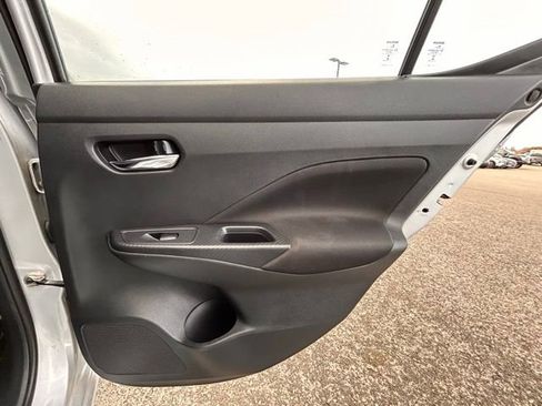 Used 2021 Nissan Versa SV image 35