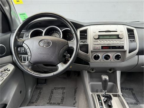 Used 2006 Toyota Tacoma PreRunner image 18