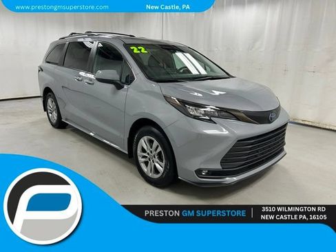 Used 2022 Toyota Sienna XLE Woodland Edition AWD/4WD image 1