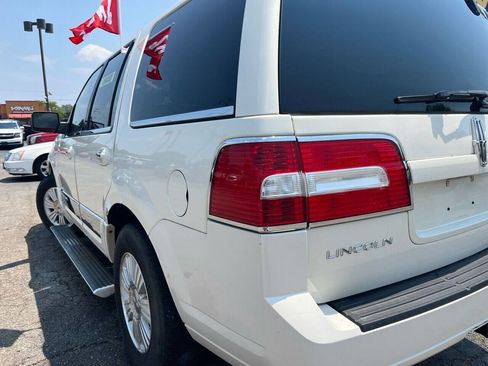 Used 2007 Lincoln Navigator Ultimate image 10