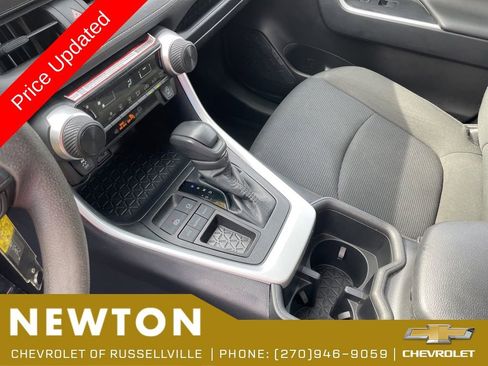 Used 2025 Toyota RAV4 LE FWD image 20
