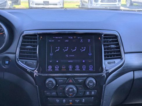 Used 2019 Jeep Grand Cherokee Altitude RWD image 19