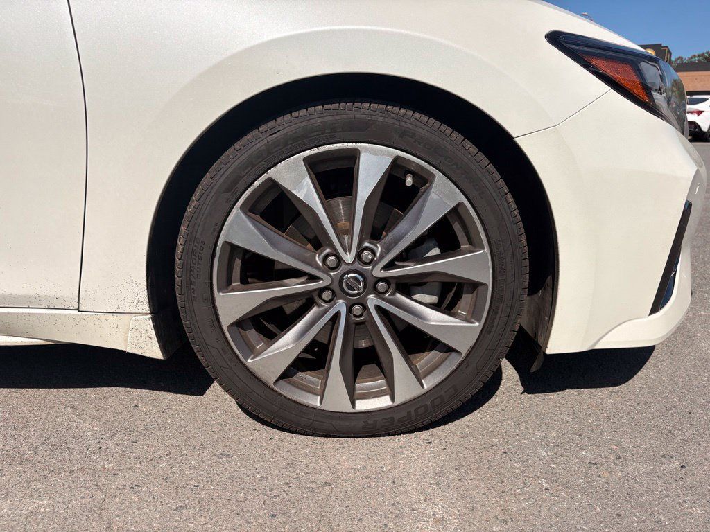 Used 2019 Nissan Maxima Platinum w/ Sport Mat Group FWD image 31