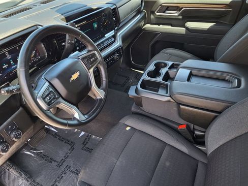 Used 2025 Chevrolet Silverado 2500 LT w/ Convenience Package AWD/4WD image 10